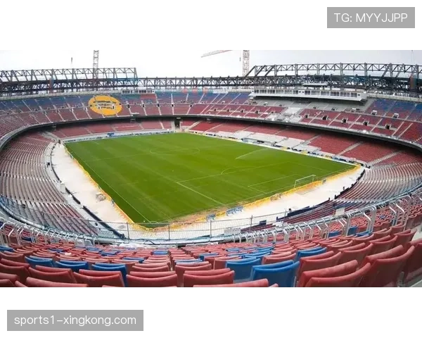 诺坎普改造工程进行中 部分看台开放限制观众人数